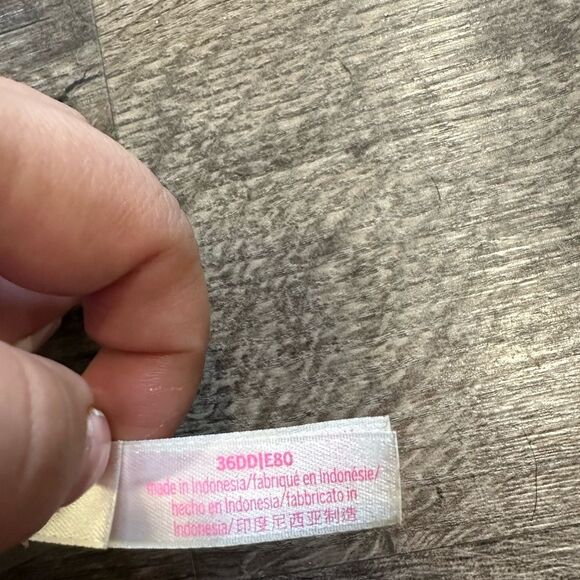 Pink “Camo” Push Up Bra! 38C - Picture 4 of 5